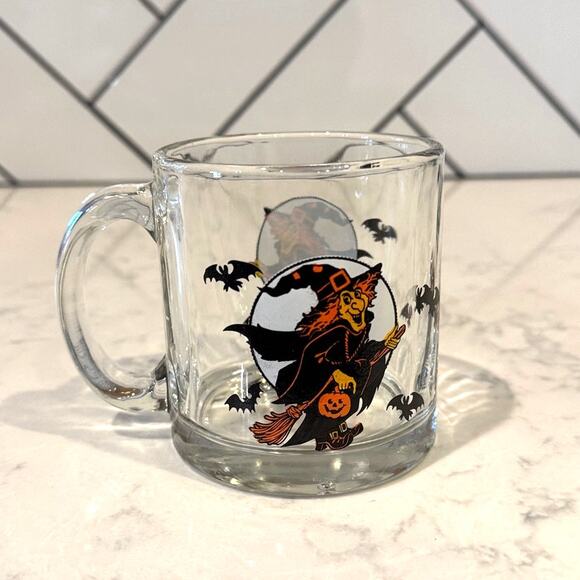 vintage Halloween glass mug featuring a witch, bats, and a full moon 90s 80s - Picture 3 of 7